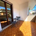 Casa Di Tom, Balcone E Parcheggio