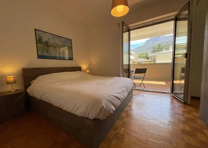 Casa Di Tom, Balcone E Parcheggio